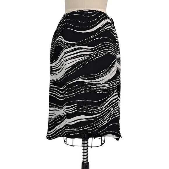 Talbots Dresses & Skirts - Talbots back and white flowy straight skirt size 12